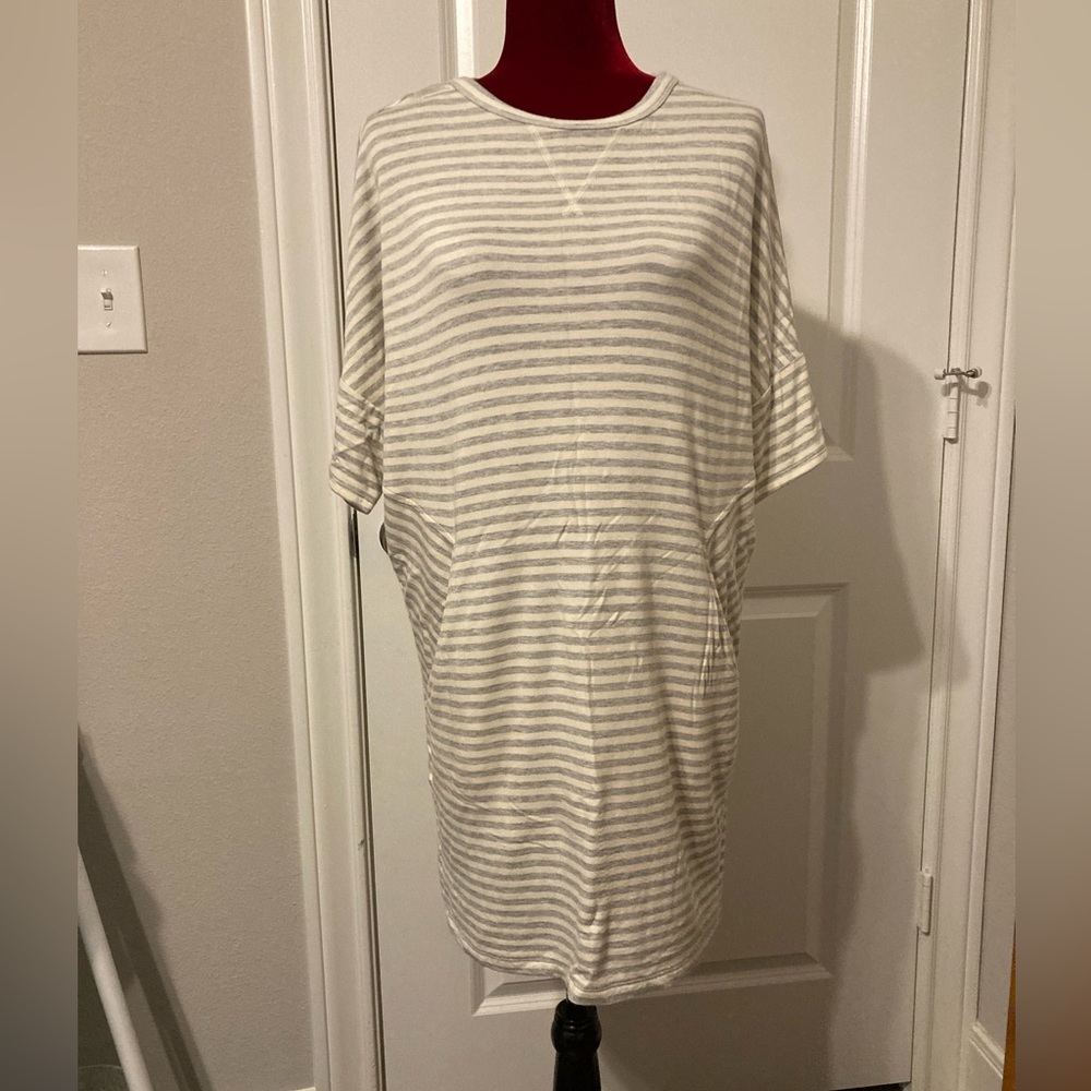 Tshirt dress nwt from lou & grey